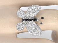 Witgouden vlinder ring met diamanten en zwarte diamanten - afbeelding 12 van  12