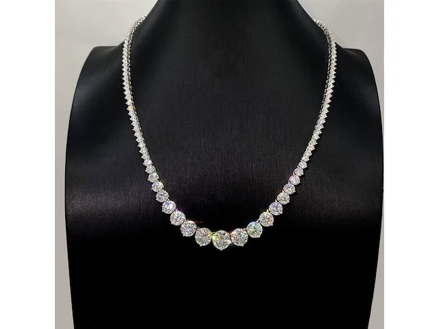 Witte collier met oplopende briljanten van 25.00 carat totaal - afbeelding 1 van  10