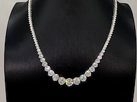 Witte collier met oplopende briljanten van 25.00 carat totaal - afbeelding 1 van  10