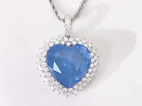 Witte hanger met een grote saffier blauw gekleurde hartvorm edelsteen en witte briljanten excl. ketting - afbeelding 5 van  10