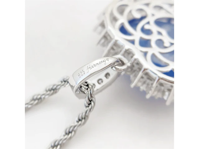 Witte hanger met een grote saffier blauw gekleurde hartvorm edelsteen en witte briljanten excl. ketting - afbeelding 6 van  10