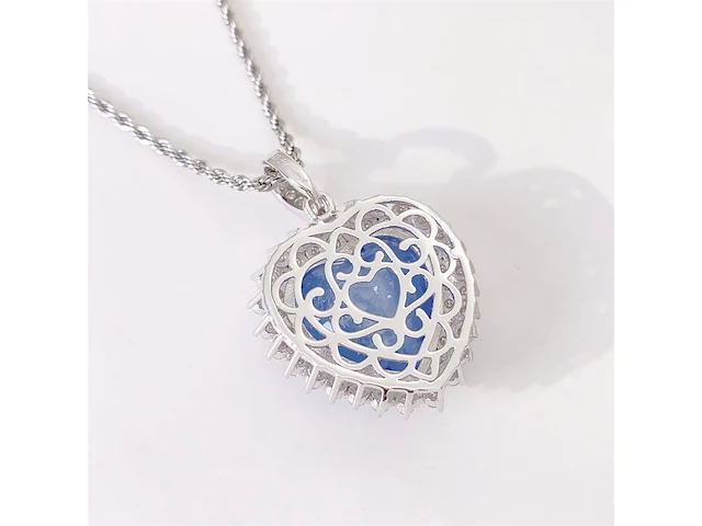 Witte hanger met een grote saffier blauw gekleurde hartvorm edelsteen en witte briljanten excl. ketting - afbeelding 8 van  10