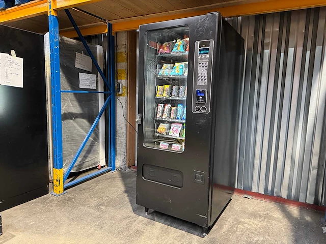 Wittern - snackmart 3168a - snoepautomaat - vending machine - afbeelding 3 van  9
