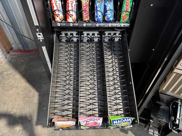 Wittern - snackmart 3168a - snoepautomaat - vending machine - afbeelding 5 van  9