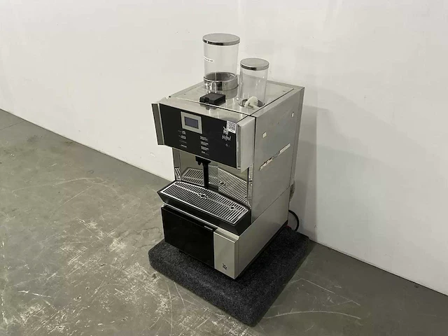 Wmf - bistro 8400 - koffiemachine met melkkoeler - afbeelding 1 van  9