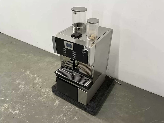 Wmf - bistro 8400 - koffiemachine met melkkoeler - afbeelding 1 van  8