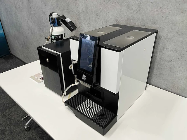 Wmf 1100s - warme drankenautomaat + melkkoeler - afbeelding 10 van  17