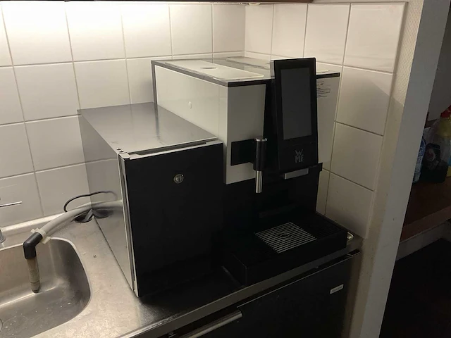 Wmf 1100s koffie machine met melkkoeling - afbeelding 1 van  8