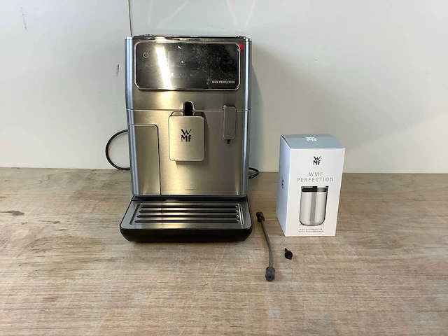 Wmf perfection 660 volautomatische espressomachine - afbeelding 3 van  7