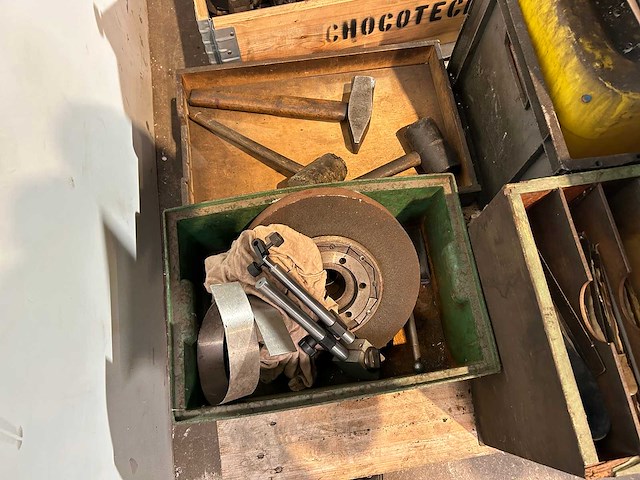 Wmw - su200x800 - cylindrical grinding machine - afbeelding 7 van  21