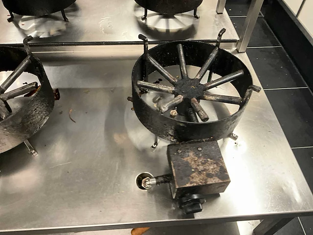 Wokbrander 4x op meubel - afbeelding 10 van  11