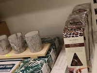 Woondecoratie bestaande uit o.a. vaasjes, kaarshouders, geurkaarsjes & waxinelichthouders - afbeelding 2 van  5