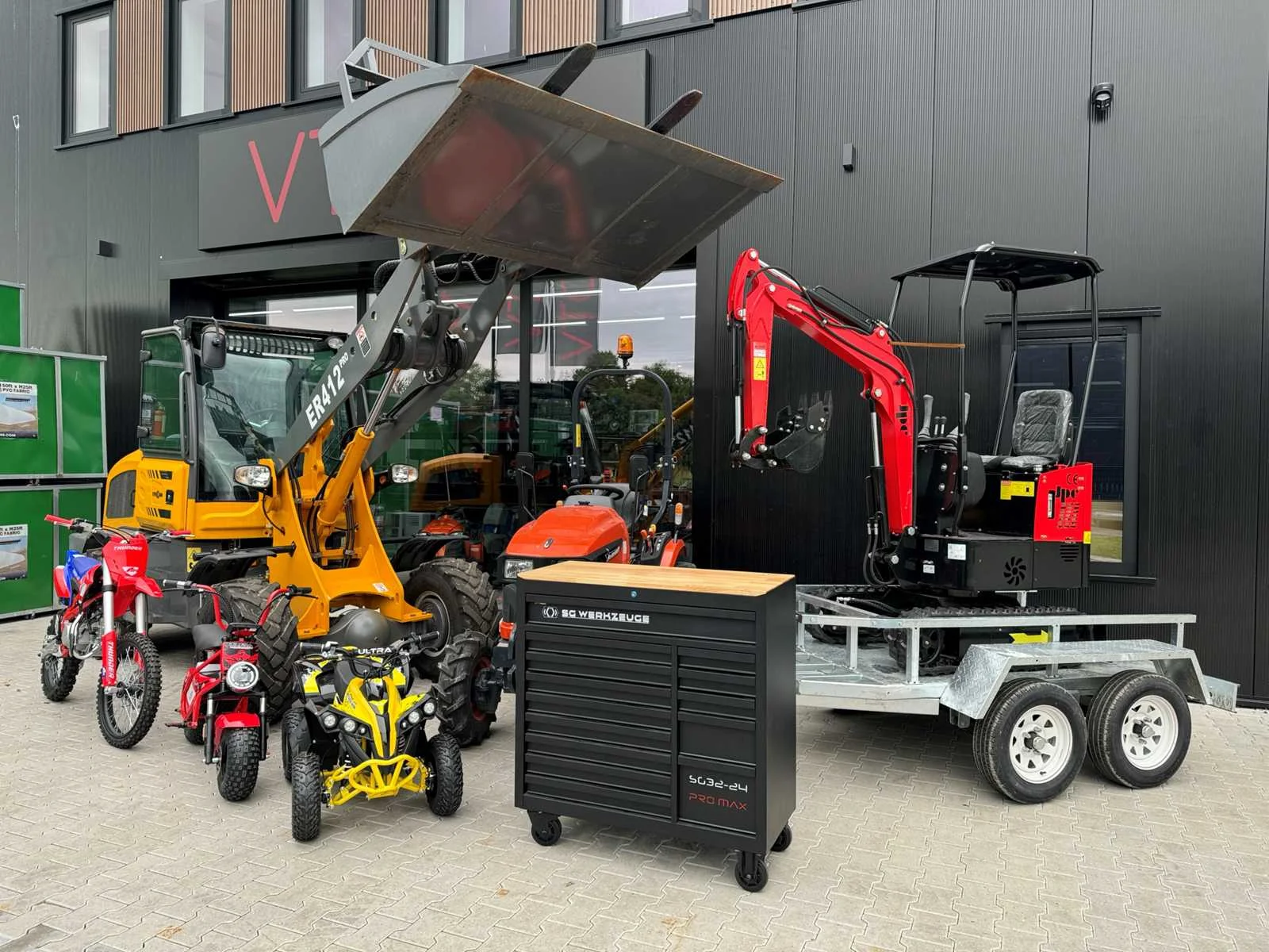 Woonunits, opslag tenten, tuinmachines en gereedschappen