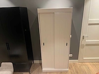 Woood row plankenkast met schuifdeuren - afbeelding 1 van  3