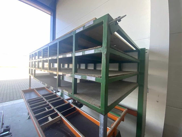 Worker kieptafel met beslagrek - afbeelding 17 van  23