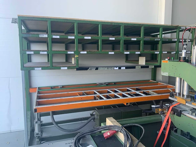 Worker kieptafel met beslagrek - afbeelding 23 van  23