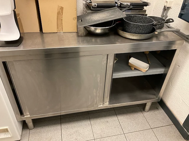 Working tables - afbeelding 1 van  1