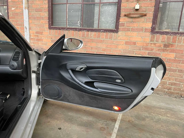 Wp0zzz98z1u601875 porsche boxster 986 2.7 220pk 2001 youngtimer - afbeelding 26 van  40
