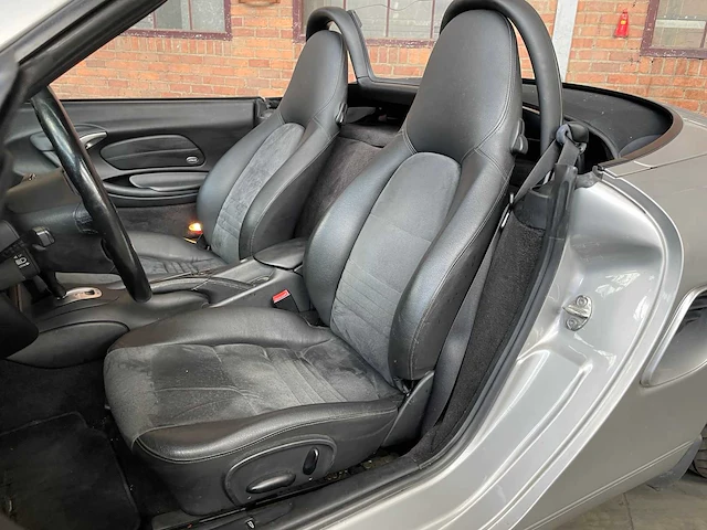 Wp0zzz98z1u601875 porsche boxster 986 2.7 220pk 2001 youngtimer - afbeelding 27 van  40