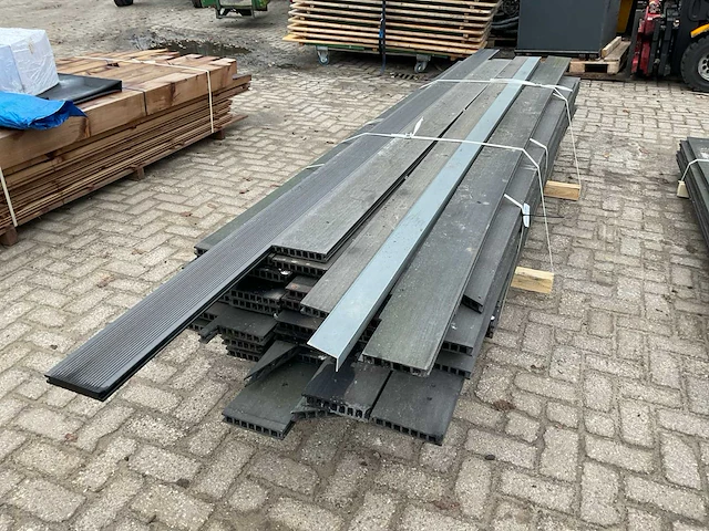 Wpc kunststof vlonderplanken - afbeelding 1 van  4