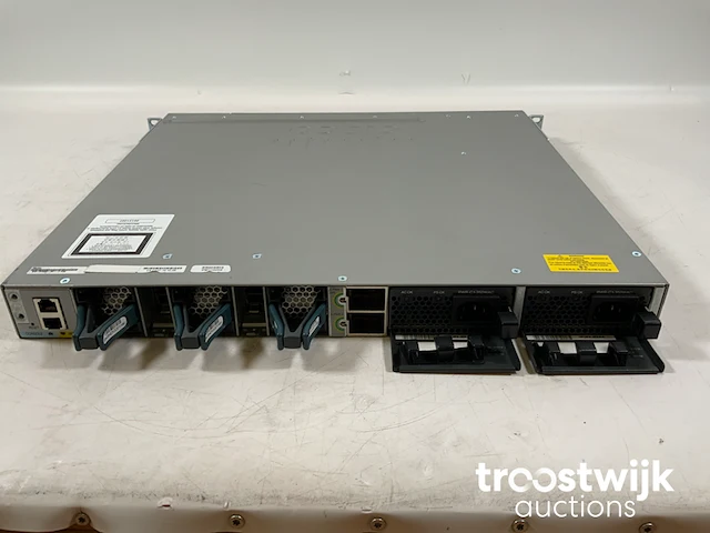 (ws-c3850-24t-e v02) 24 ethernet port switch - afbeelding 6 van  6