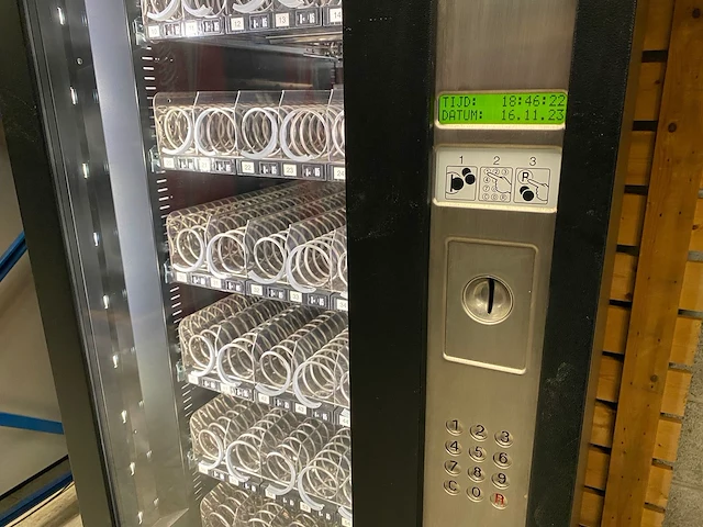 Wurlitzer - 700 - non-food - vending machine - afbeelding 10 van  13