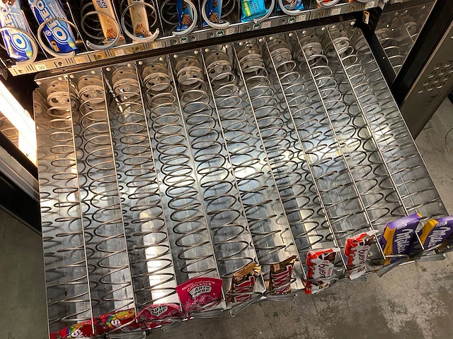 Wurlitzer - bl 645 - snack - vending machine - afbeelding 2 van  12