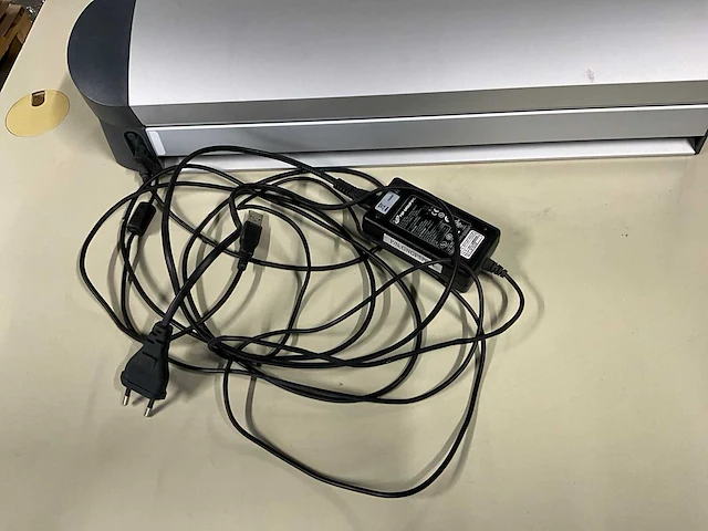 X-rite eye-one isis grafische kleuren calibratie machine - afbeelding 2 van  5