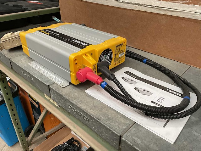Xantrex 1800 sine wave inverter - afbeelding 3 van  6