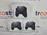 Xbox draadloze controller - carbon zwart - xbox, pc, cloud gaming - afbeelding 2 van  2