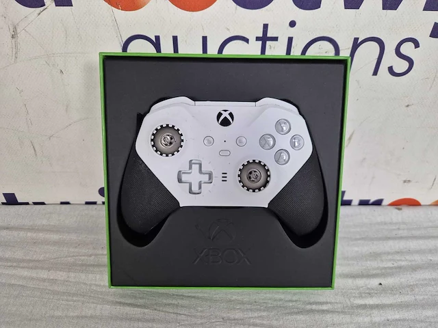 Xbox elite series 2 draadloze controller - core wit - afbeelding 3 van  3
