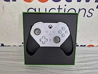 Xbox elite series 2 draadloze controller - core wit - afbeelding 3 van  3