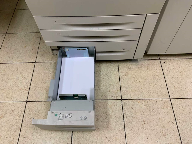 Xerox colour 560 kopieerapparaat - afbeelding 13 van  21