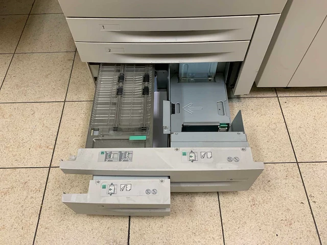 Xerox colour 560 kopieerapparaat - afbeelding 14 van  21