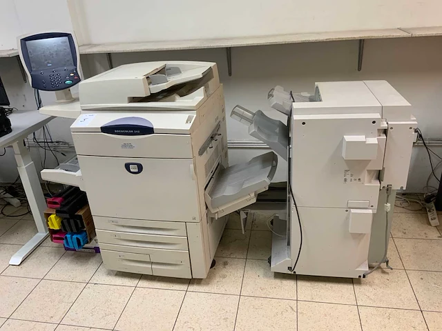 Xerox docucolor 242 kopieerapparaat met duplexmodule sfn-4 - afbeelding 15 van  26