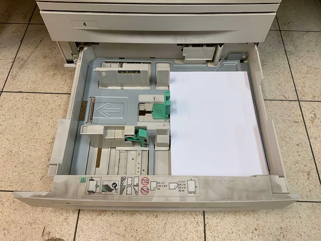 Xerox phaser 5550 kopieerapparaat - afbeelding 3 van  12