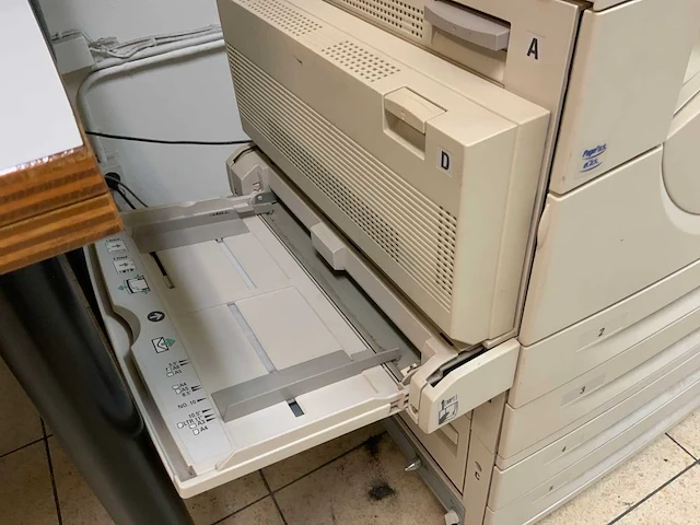 Xerox phaser 5550 kopieerapparaat - afbeelding 8 van  12