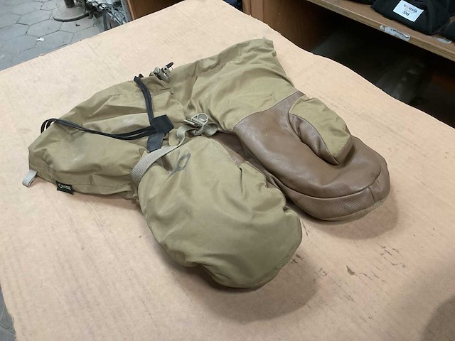 Xl cold weather mittens pair - afbeelding 3 van  5