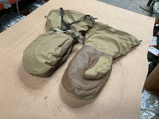 Xl cold weather mittens pair - afbeelding 4 van  5