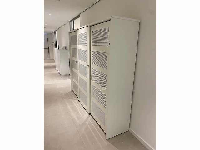 Xl hoge akoestische stalen schuifdeurkast - afbeelding 3 van  17