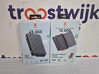 Xtorm fuel series 5 (45000mah) en xtorm powerbank zonneenergie (10000 mah) - afbeelding 2 van  2
