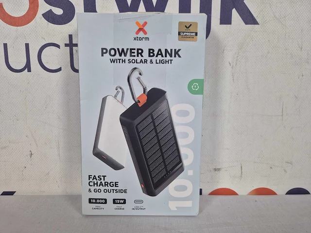 Xtorm go2 solar powerbank - 10.000 mah - 15 watt - zonnepaneel - powerbank zonneenergie - afbeelding 2 van  2