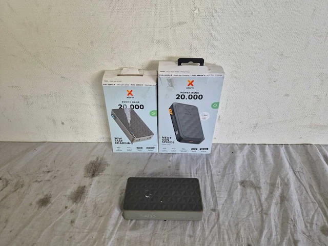 Xtorm powerbank (2x) - afbeelding 2 van  2