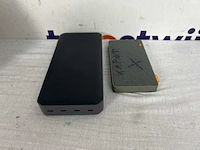 Xtorm powerbank (2x) - afbeelding 2 van  2