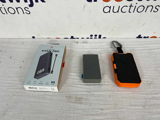 Xtorm powerbank (3x) - afbeelding 2 van  2