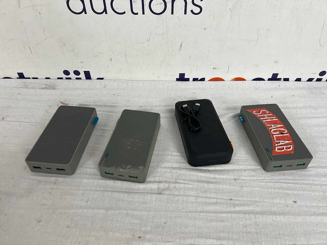 Xtorm powerbank (4x) - afbeelding 1 van  1