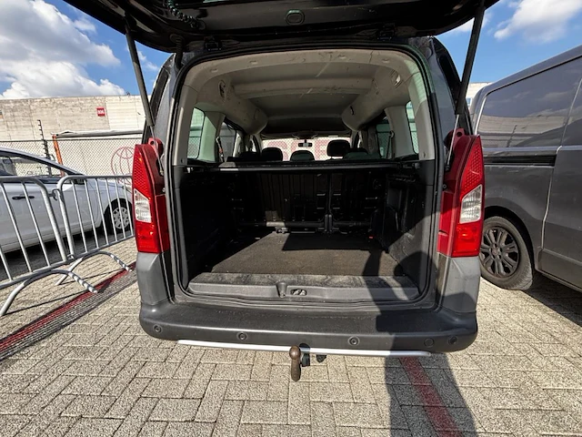 Xxxx - afbeelding 25 van  34