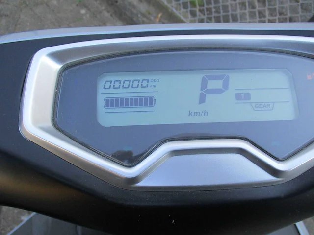 Yadea - e-snorscooter - t9l - e-scooter - afbeelding 3 van  13
