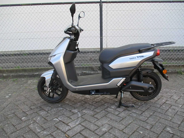 Yadea - e-snorscooter - t9l - e-scooter - afbeelding 1 van  13