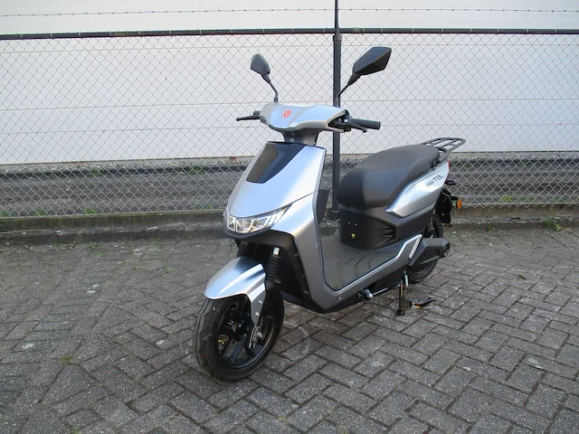 Yadea - e-snorscooter - t9l - e-scooter - afbeelding 6 van  13